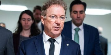 GOP senator demands DHS immigration chiefs testify after fatal shootings in Minnesota